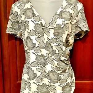 St. John blouse sz 6